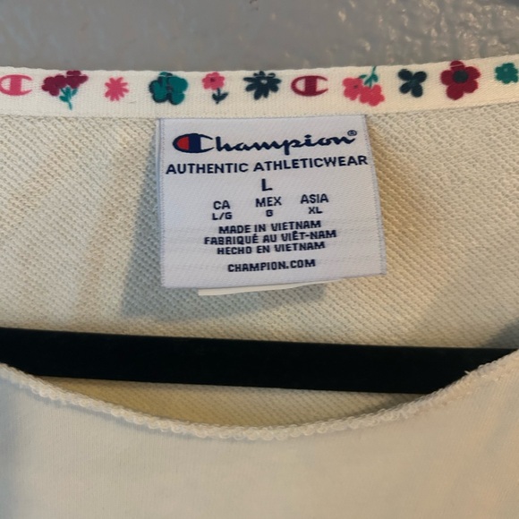 Champion Crewneck Sweatshirt Cream Natural L NWT | Colorful Flower Logo - Picture 3 of 8